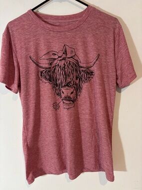 Women Medium Heathered Pink Graphic Short SleeveTee with Highland Cow Print